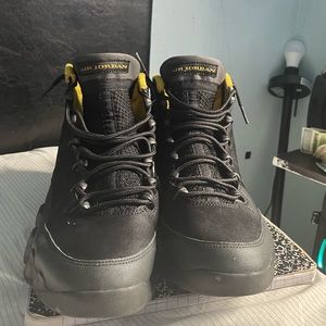 Air Jordan 9 Retro ‘Dark Charcoal University Gold’ Size 8